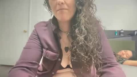 Rain Hendrix online show from June 8, 3:34 am