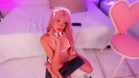 Lili    online show from August 12, 8:55 pm