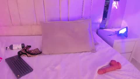 Lili    online show from August 13, 10:57 pm