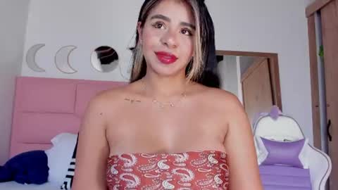  Nina  online show from August 9, 7:15 pm