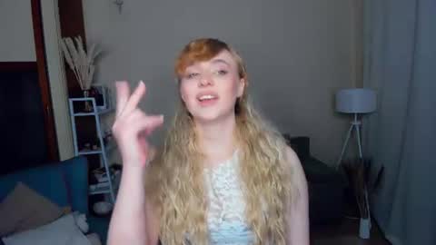 Laura online show from August 17, 6:13 pm