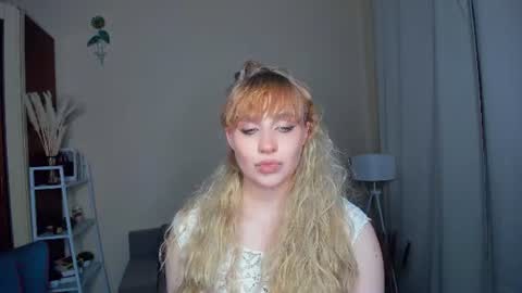 Laura online show from August 18, 12:05 am
