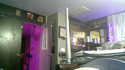 randybater8in online show from July 31, 7:58 am