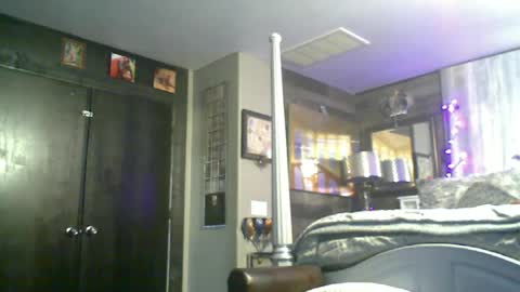 randybater8in online show from July 31, 9:04 am