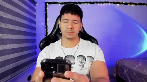 Jonas online show from August 4, 10:29 pm