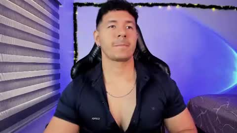 Jonas online show from August 7, 1:22 pm