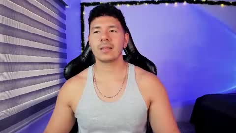 Jonas online show from August 11, 2:19 pm