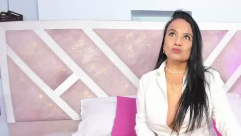 raquell moore online show from August 10, 12:17 pm