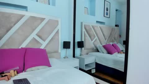raquell moore online show from August 13, 3:59 pm