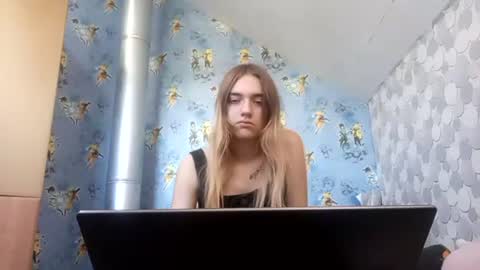 Lora online show from August 11, 4:03 am