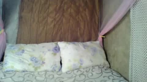 rasta_berry online show from August 15, 3:43 am