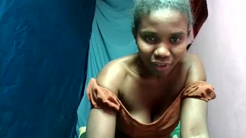 ravelosoma29 online show from August 6, 1:32 pm