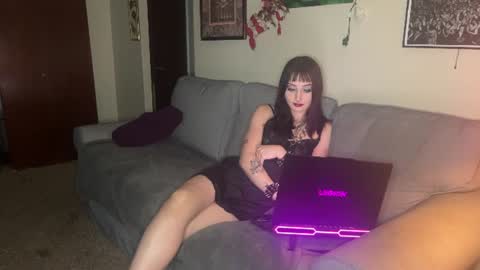 raven_rivers online show from July 20, 2:47 am