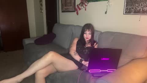 raven_rivers online show from July 20, 3:53 am
