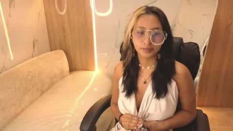 raven_stone_cn online show from August 6, 6:51 pm
