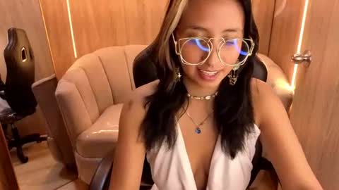 raven_stone_cn online show from August 7, 7:14 pm