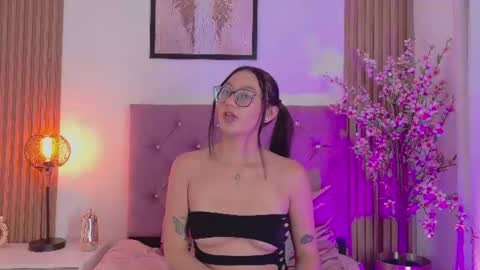 ravena_queen online show from August 6, 7:40 am