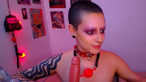 ravendarkness_ online show from March 1, 1:35 am
