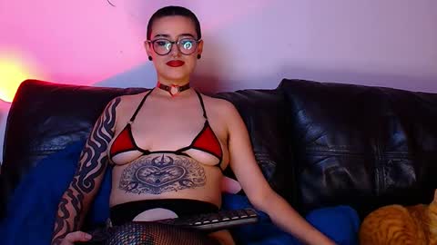 ravendarkness_ online show from June 2, 7:11 am