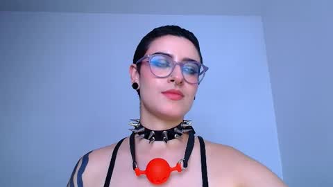 ravendarkness_ online show from August 6, 3:49 am