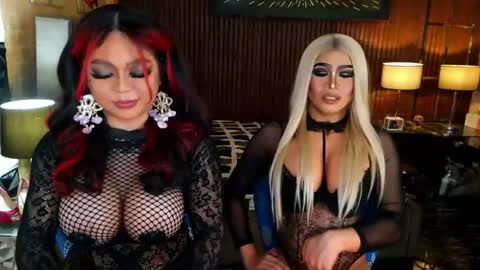 ravenmystiquex online show from August 11, 10:06 am