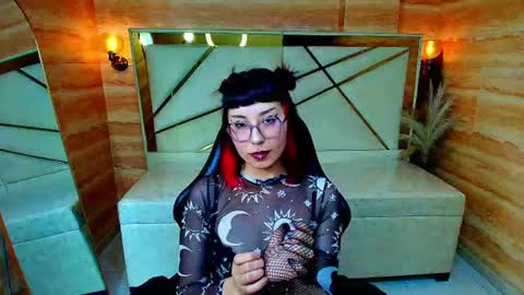 Ravenn online show from August 12, 8:44 pm