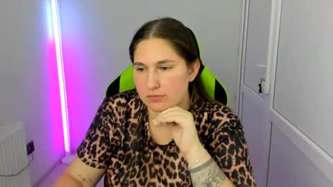 Raven online show from August 14, 9:57 am