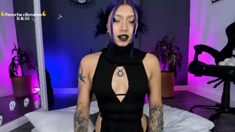 Raven Witch online show from August 13, 8:34 pm