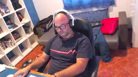 ravingr3d3 online show from August 6, 1:43 pm