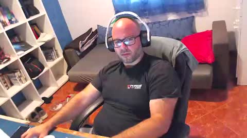 ravingr3d3 online show from August 7, 8:14 am