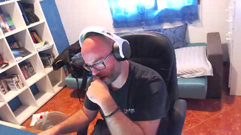 ravingr3d3 online show from August 10, 3:02 pm