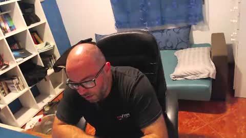 ravingr3d3 online show from August 10, 10:22 pm