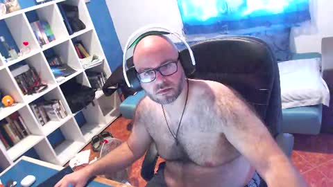 ravingr3d3 online show from August 11, 8:16 am