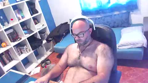 ravingr3d3 online show from August 11, 10:39 am