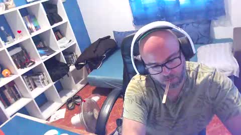 ravingr3d3 online show from August 11, 3:03 pm
