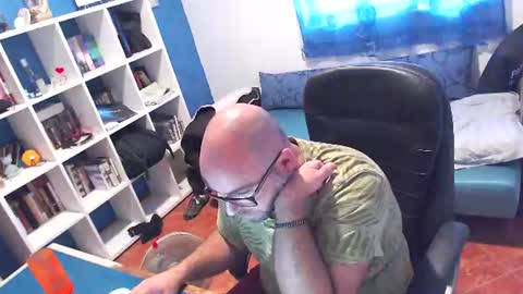 ravingr3d3 online show from August 13, 11:46 am