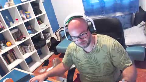 ravingr3d3 online show from August 14, 11:25 am