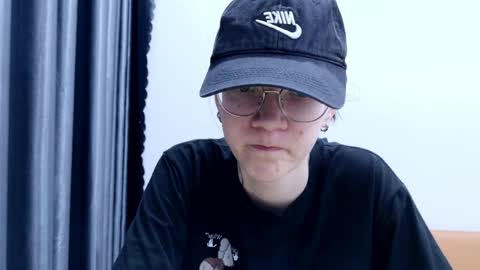 Ray-Ray online show from April 6, 3:49 pm