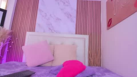 Raye online show from August 6, 4:39 pm