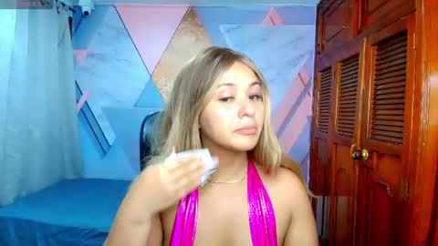 raylin_escobar online show from August 15, 7:29 pm