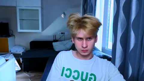rayondovwson online show from June 21, 2:23 am