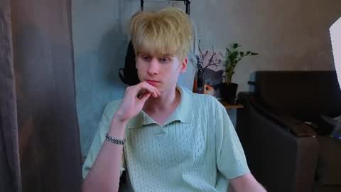 rayondovwson online show from June 30, 1:50 am