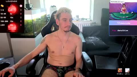 Rayzel online show from June 28, 4:43 pm