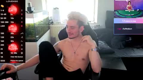 Rayzel online show from June 29, 12:08 pm