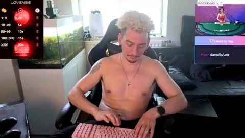 Rayzel online show from June 29, 5:37 pm