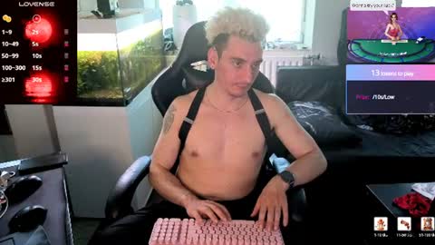 Rayzel online show from July 1, 4:52 pm