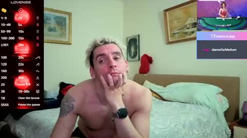 Rayzel online show from July 9, 11:43 pm