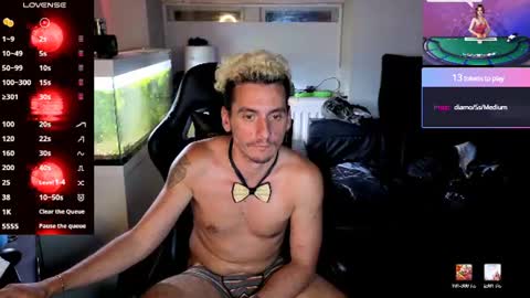 Rayzel online show from August 2, 8:49 pm