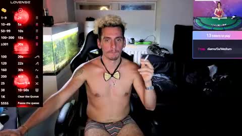 Rayzel online show from August 2, 11:00 pm