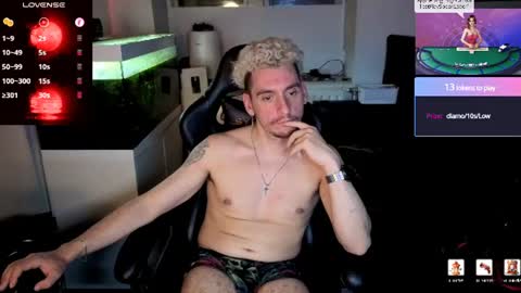 Rayzel White online show from June 27, 9:39 pm